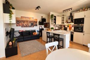 Appartamento di 95 m² con 3 locali e box auto a So