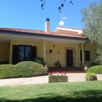 Villa bifamiliare di ampia metratura