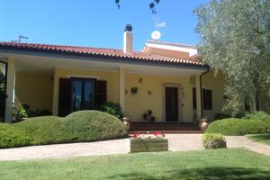 Villa bifamiliare di ampia metratura