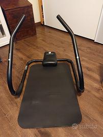 Attrezzo per addominali