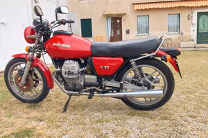 Moto Guzzi V35P
