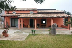 Splendida Villetta a Loconia con vigneto