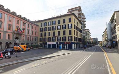 Immobile di 281 m² con 2 locali a Bergamo