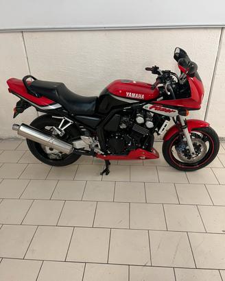 Yamaha FZS 600 FAZER