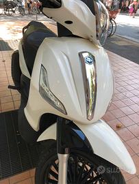 Beverly 300