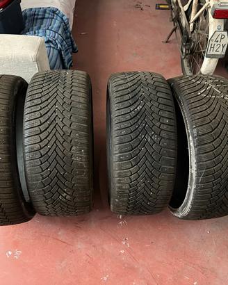 Gomme Bridgestone 225/40 r18