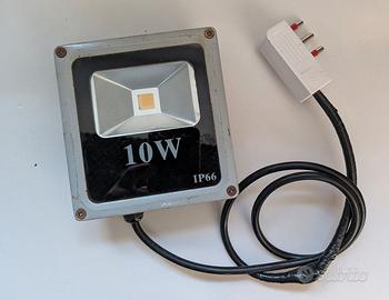 Faro ip 66 10w da esterno
