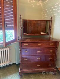 Cassettone in legno antico