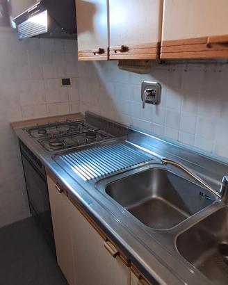 cucina a gas e lavello  jn acciaio 