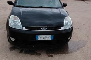 Ford Fiesta 1.4 TDCi Neopatentati – 70 CV 