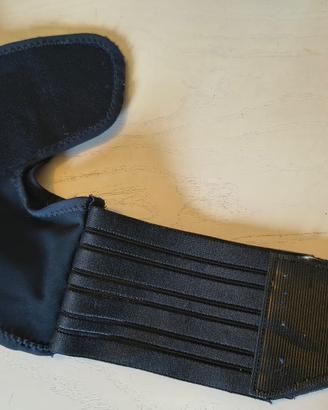 Cavigliera con bendaggio a 8