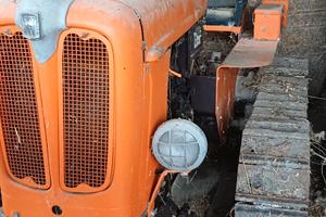trattore fiat cingolato. trattore a cingoli