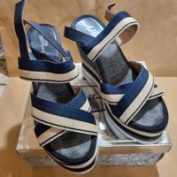 sandali con zeppa 