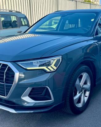 AUDI Q3 35 TDI S tronic Business Advanced
