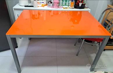 tavolo in vetro temperato allungabile