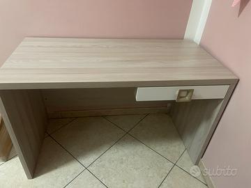 Scrivania stanzetta