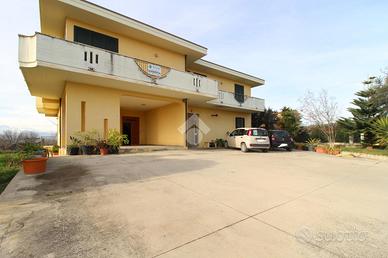 VILLA SINGOLA A ROSETO DEGLI ABRUZZI