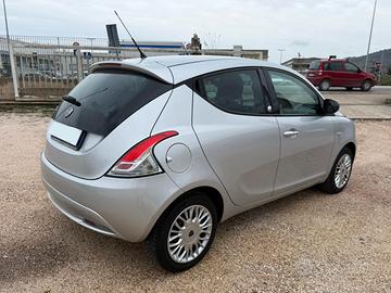 LANCIA YPSILON 1.2 GPL CV 69 ECOCHIC