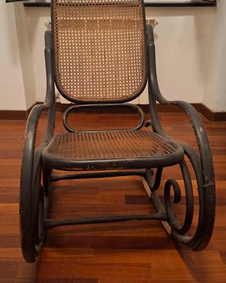 Sedia a dondolo d’epoca primi ’900