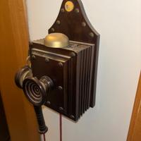 Telefono antico vintage da collezione