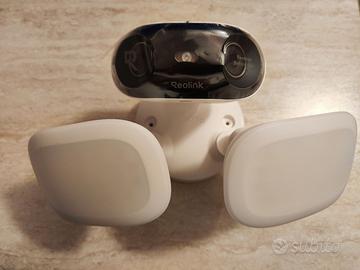 Reolink Elite Pro Floodlight PoE 16MP 180° faretti