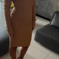 Vestito aderente in maglia