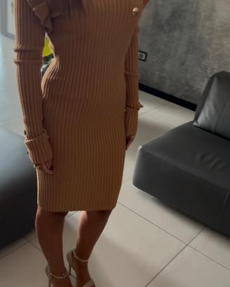 Vestito aderente in maglia