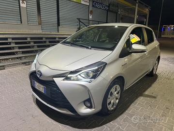 Toyota Yaris HIBRID 1.5 5 porte Active