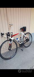 Bici da corsa Pinarello come nuova