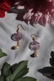 orecchini con rose e perle