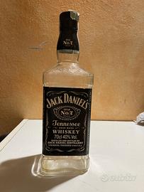 Bottiglie vuote  Jack Daniel’s