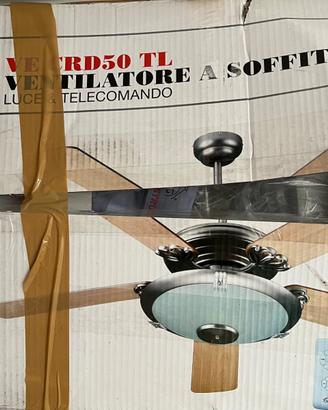 Ventilatore a soffitto a pale in legno con lampada