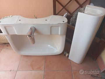 Lavandino bagno e rubinetteria