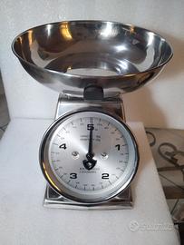 Bilancia meccanica stile vintage 