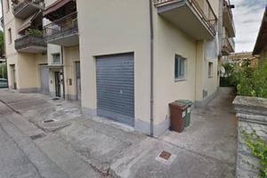 Immobile in asta di 51 m² con più di 5 locali a Gi