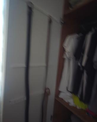Letto e armadio a 2 ante