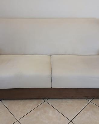 2 DIVANI TRE POSTI BUONE CONDIZIONI