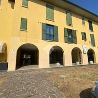 NEGOZIO A RONCADELLE