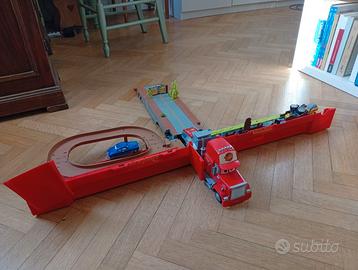Disney and Pixar Cars Mack Trasportatore