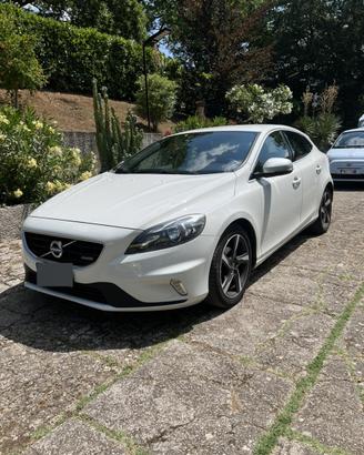VOLVO V40 D2 1.6 R-design Kinetic