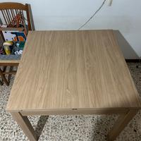 Tavolo in legno con prolunga