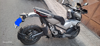 Honda X-adv 750