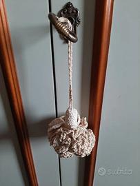 Dodici nappe artigianali per chiavi