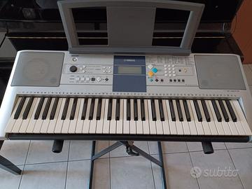 Tastiera YAMAHA PSR E323