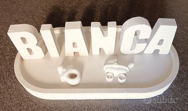 Nome personalizzato in gesso con base e decorazion