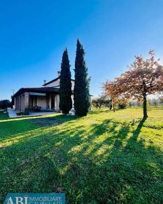 Villa di 290 m² con più di 5 locali a Faenza