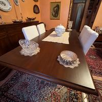 Tavolo in noce in perfette condizioni