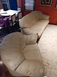divano + poltrona in pelle 