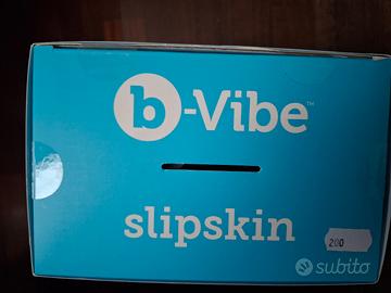 Slipskin silicon realistic dildo