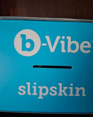 Slipskin silicon realistic dildo